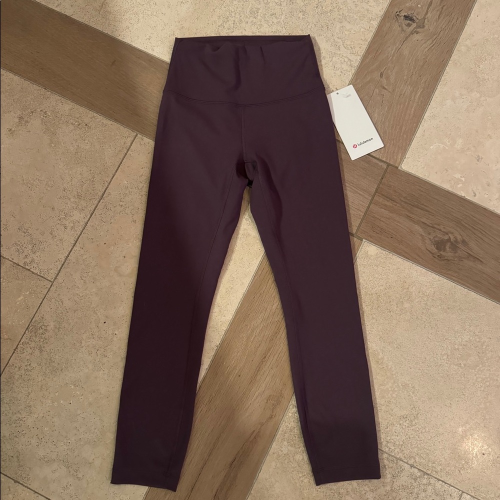 NWT LULULEMON WUNDER UNDER HR 23” IN GRAPE THISTLE
